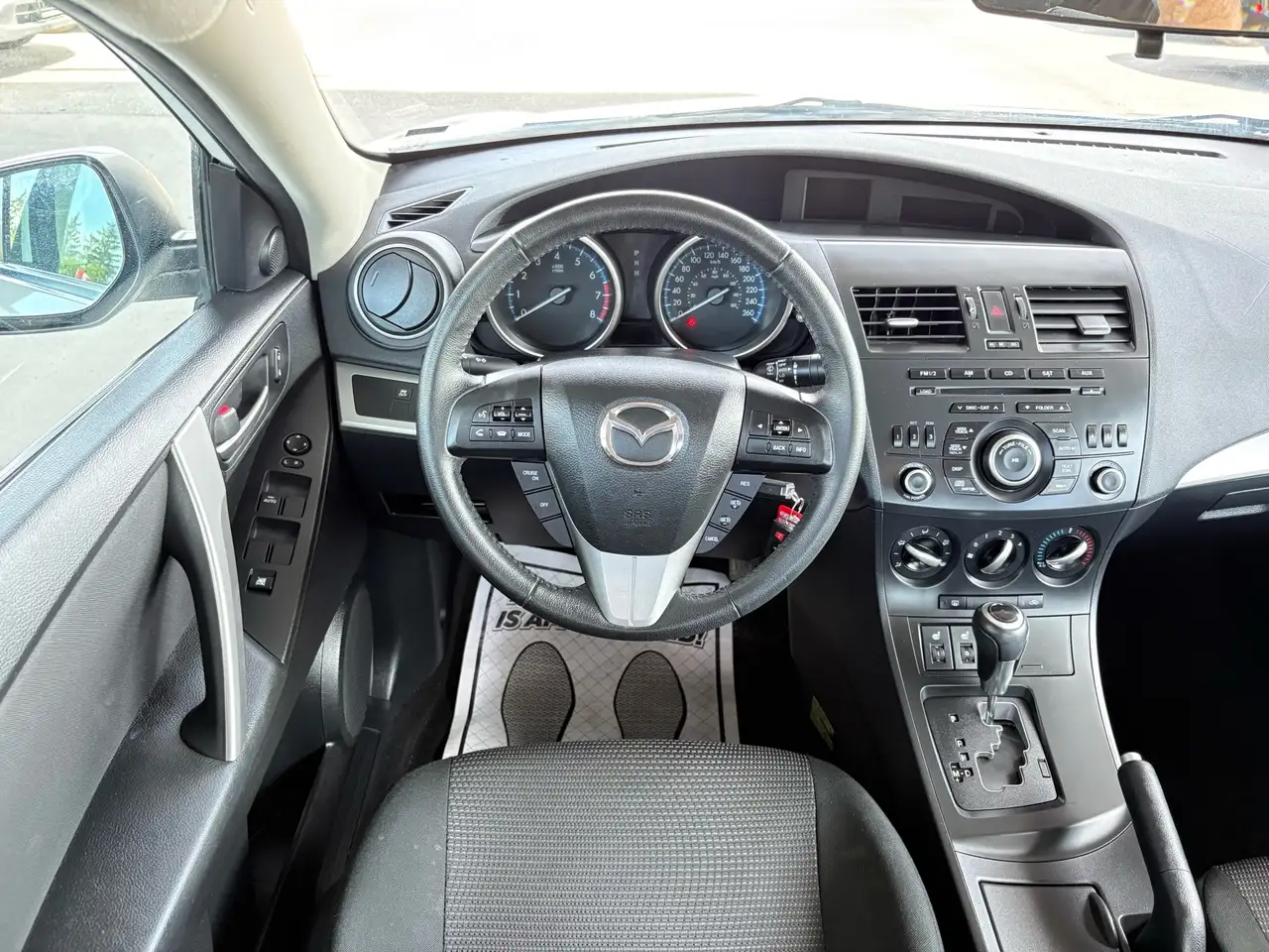 Mazda 3 снимка Mazda 3