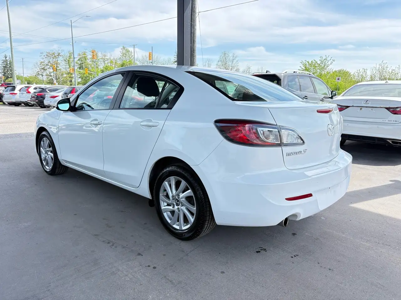 Mazda 3 снимка Mazda 3