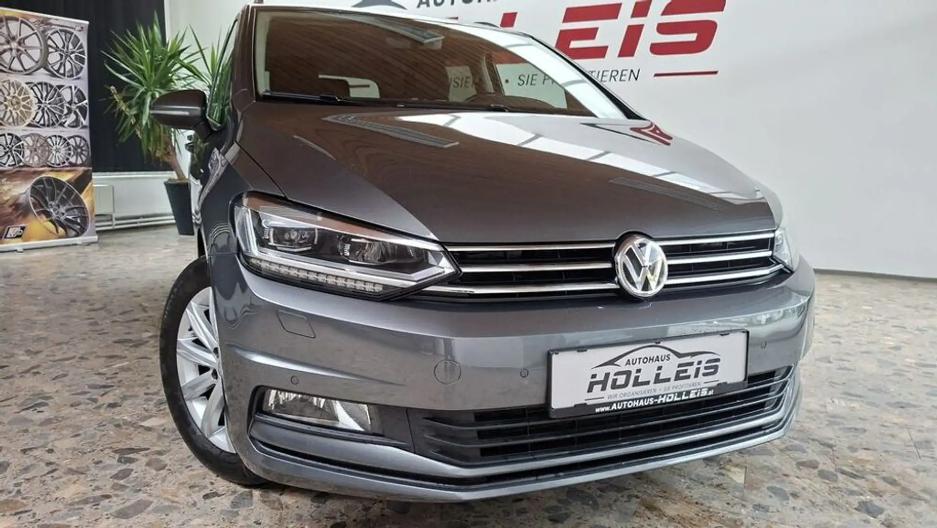 Volkswagen Touran 1,6 TDI 85 KW Tausch möglich Grau - 1