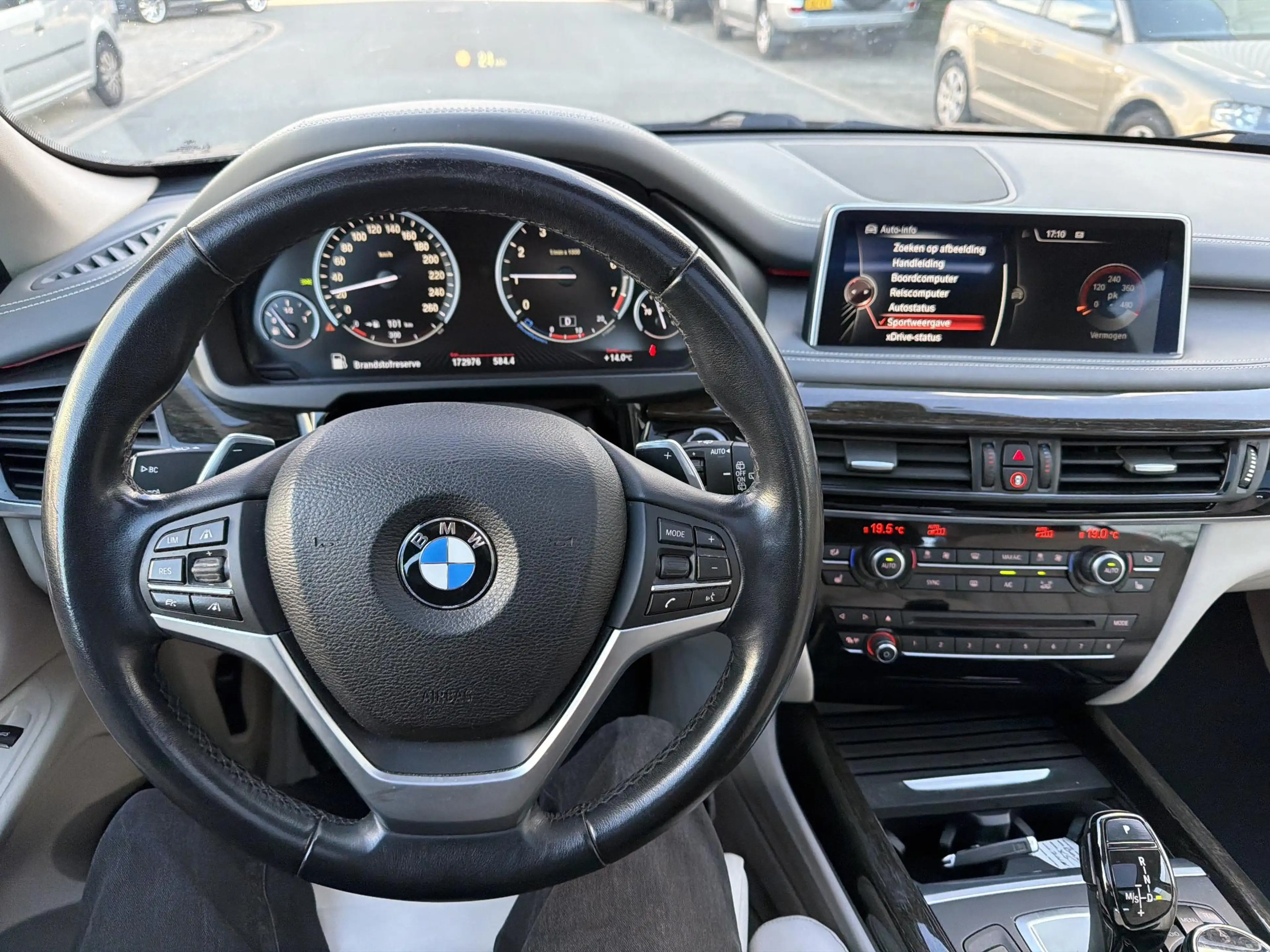 BMW X5 xDrive50i High Executive — photo 3