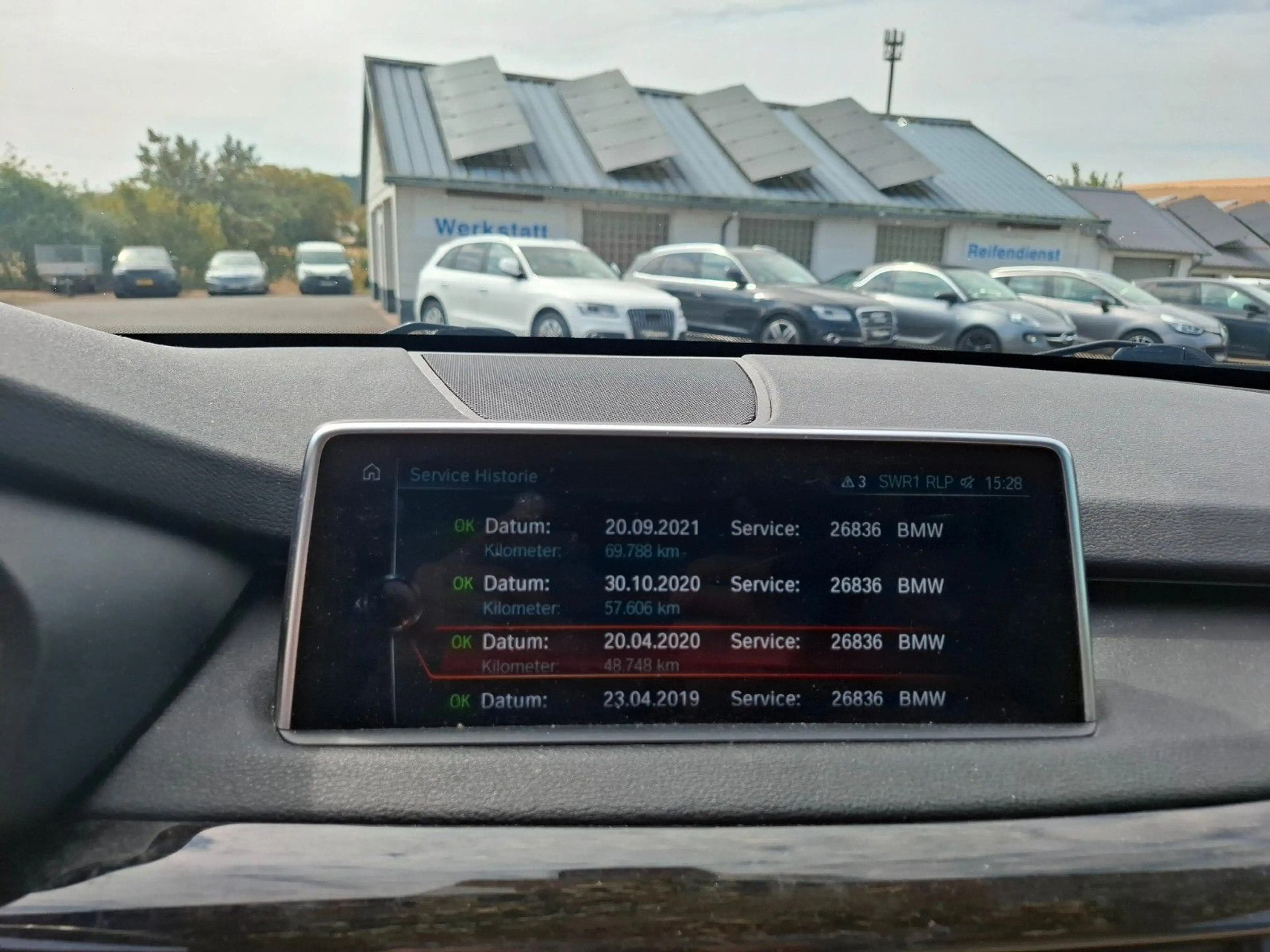 BMW X5 xDrive 40 e M-Sport PANO MEMORY KAMERA HIFI — photo 14