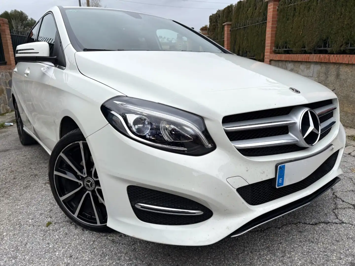 Mercedes-Benz B 200 200d Blanc - 1