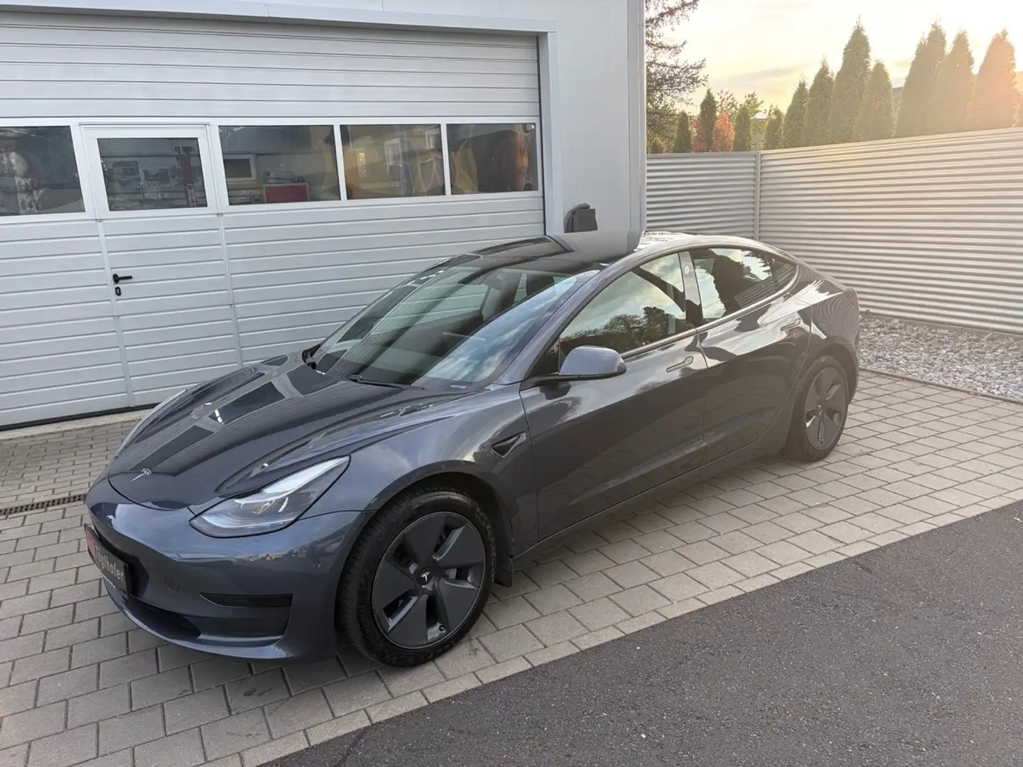 Tesla Model 3 Plus RWD - 1. Besitz - jedes Service - Garantie - MwSt ausweisbar Grau - 2