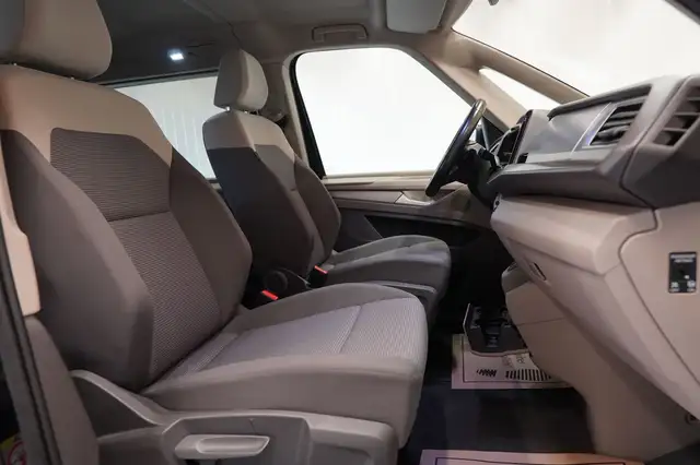 Volkswagen Multivan view 21