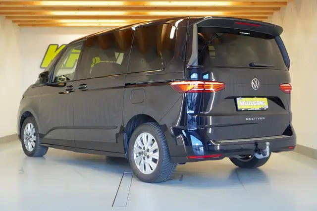Volkswagen Multivan view 7