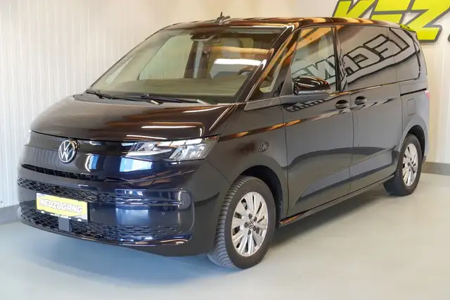 Volkswagen Multivan view 11