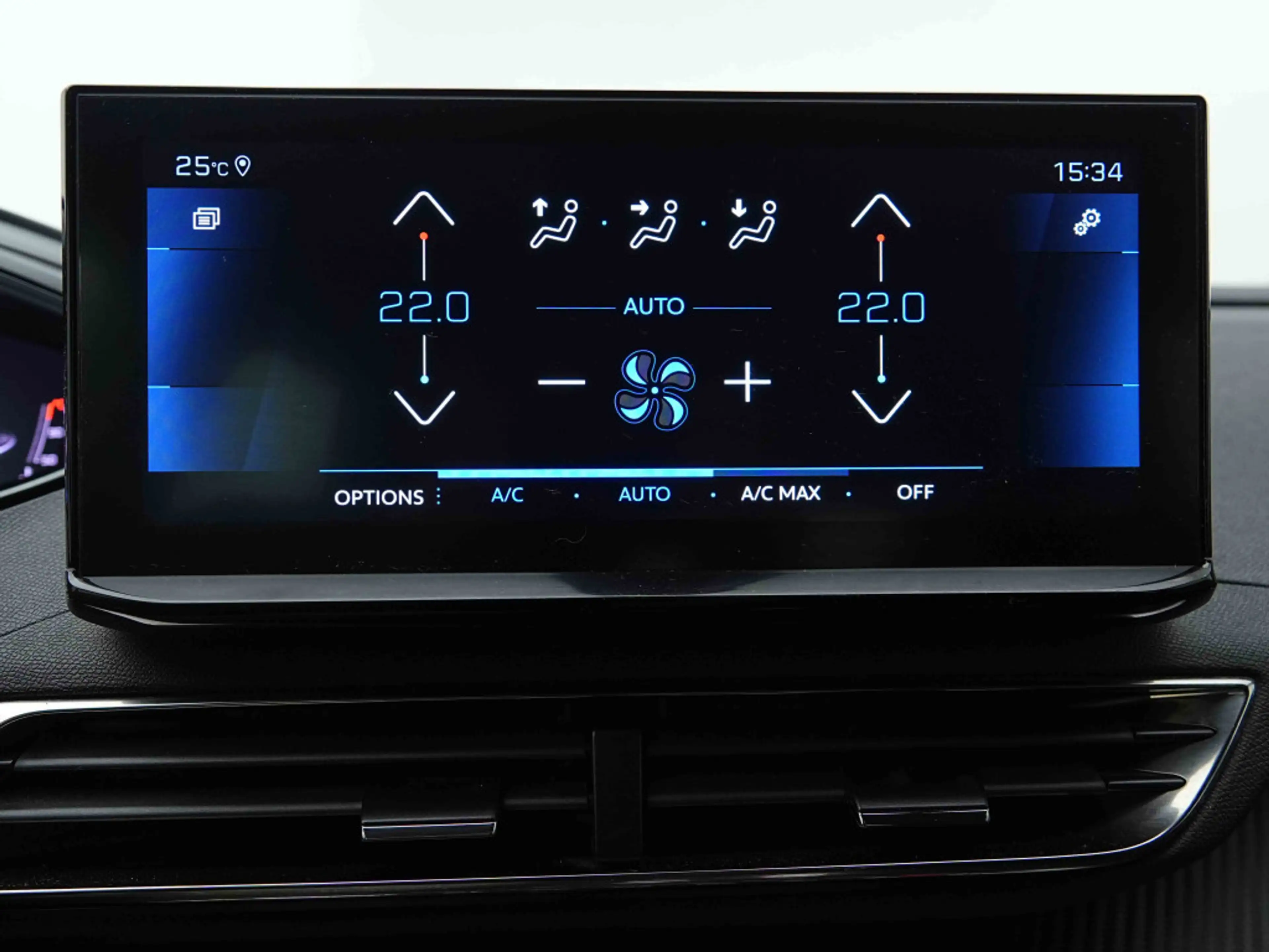 Peugeot 5008 1.2T 130 Aut Active Pack 7PL | GPS | Heated Seats | Camera — photo 13