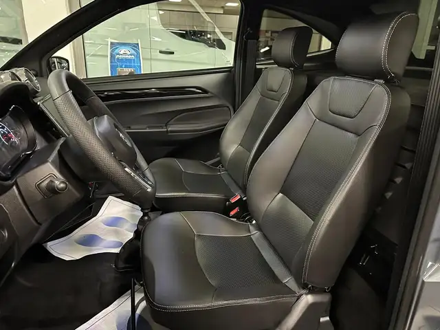Aixam Coupe view 8