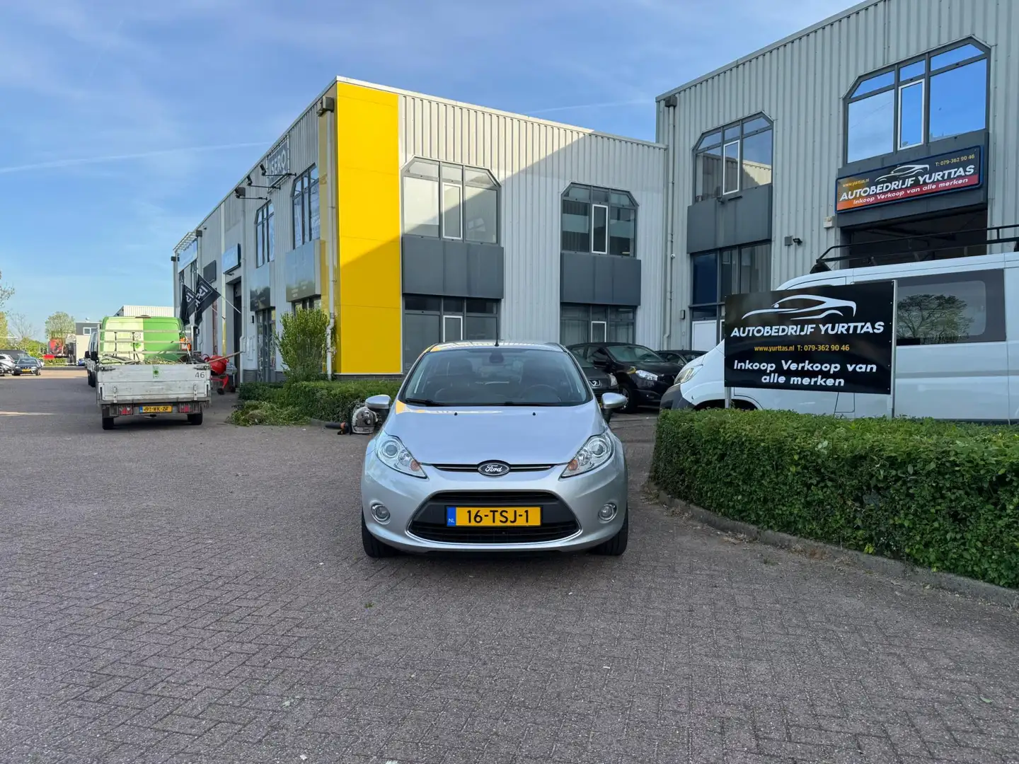 Ford Fiesta 1.25 Titanium Grijs - 2