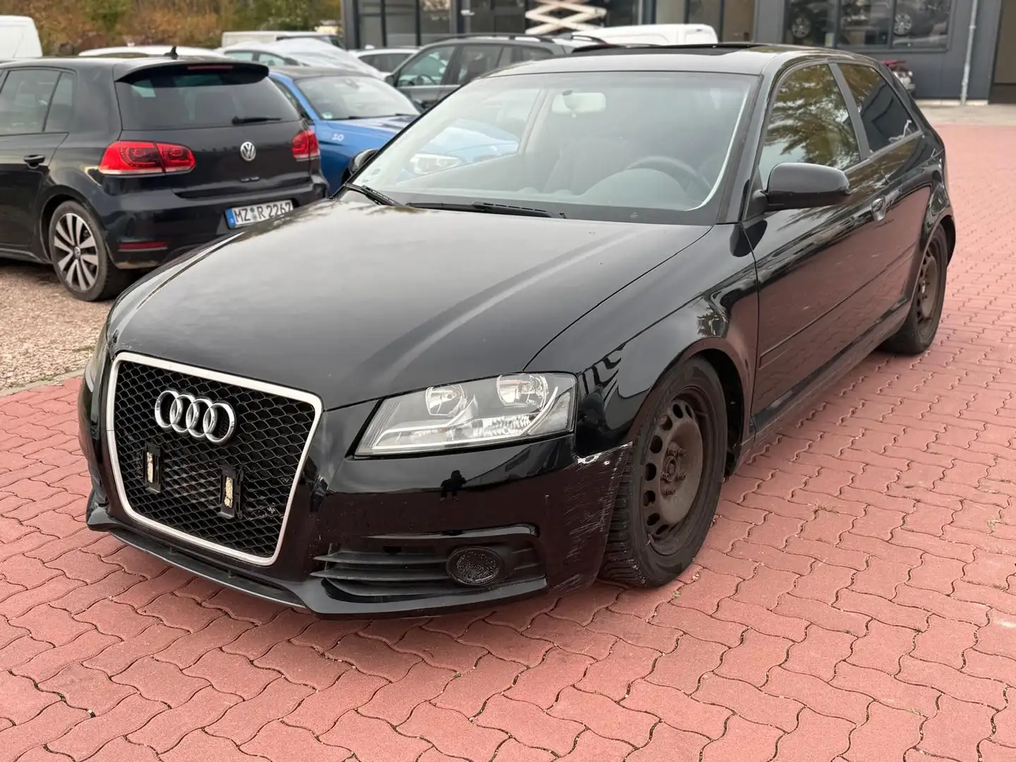 Audi A3 1.6 Attraction Noir - 1