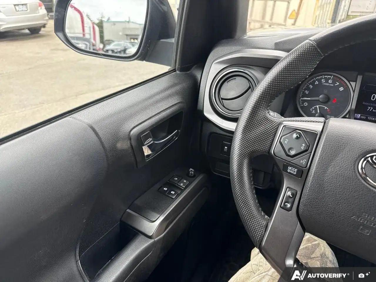 Toyota Tacoma снимка Toyota Tacoma