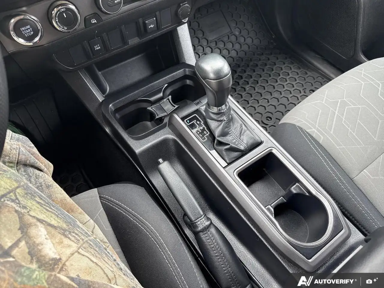 Toyota Tacoma снимка Toyota Tacoma