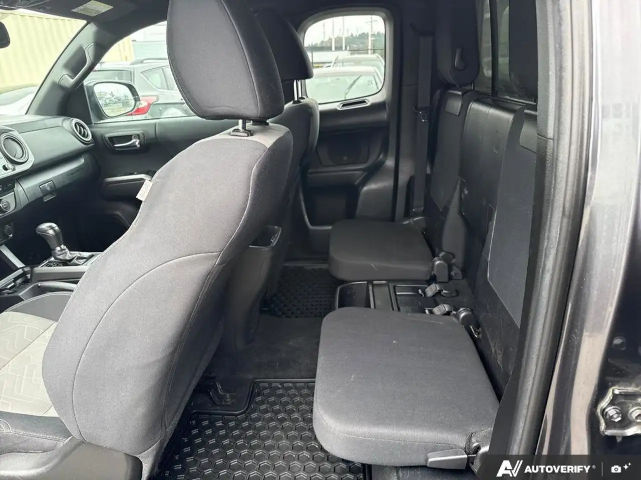 Toyota Tacoma снимка Toyota Tacoma