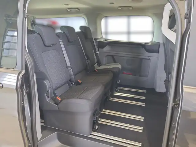 Ford Tourneo Custom view 14