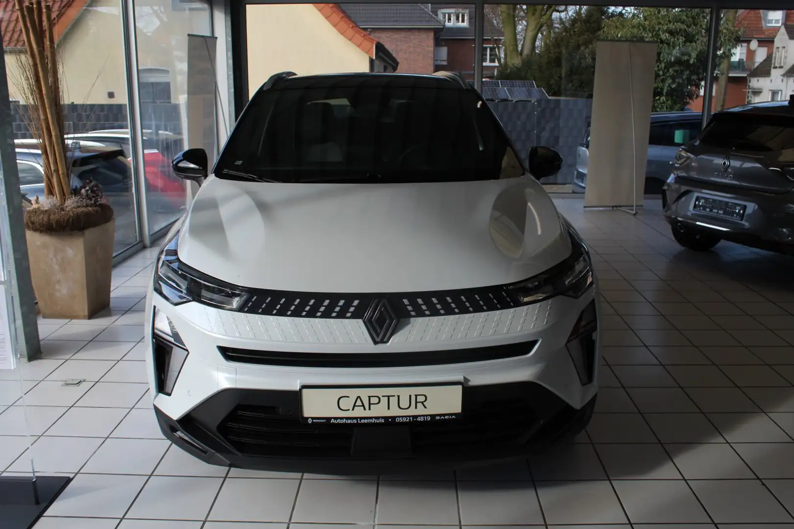Renault Captur Techno Mild-Hybrid 1.3 TCe 140 Zwart - 2