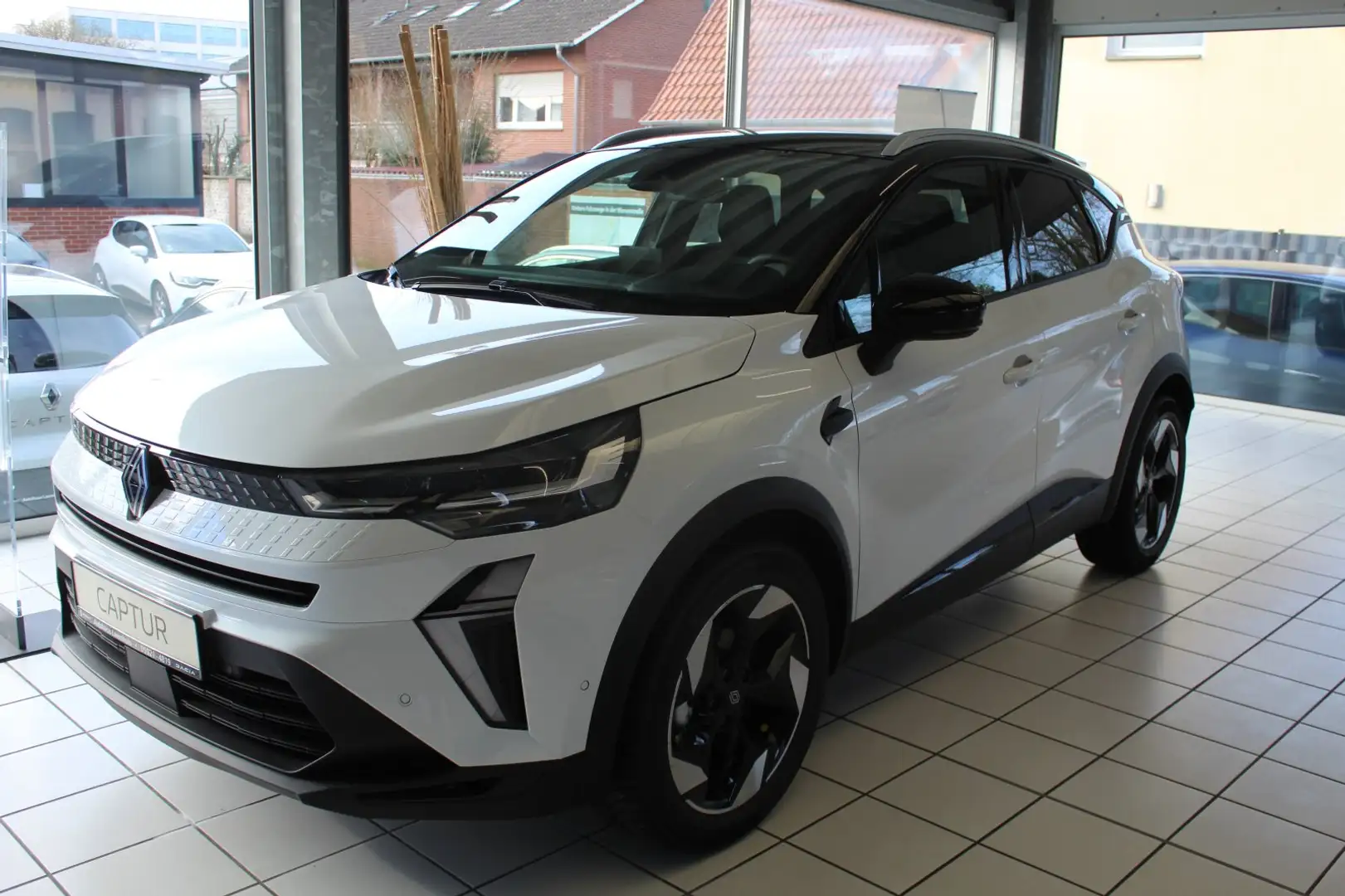 Renault Captur Techno Mild-Hybrid 1.3 TCe 140 Zwart - 1