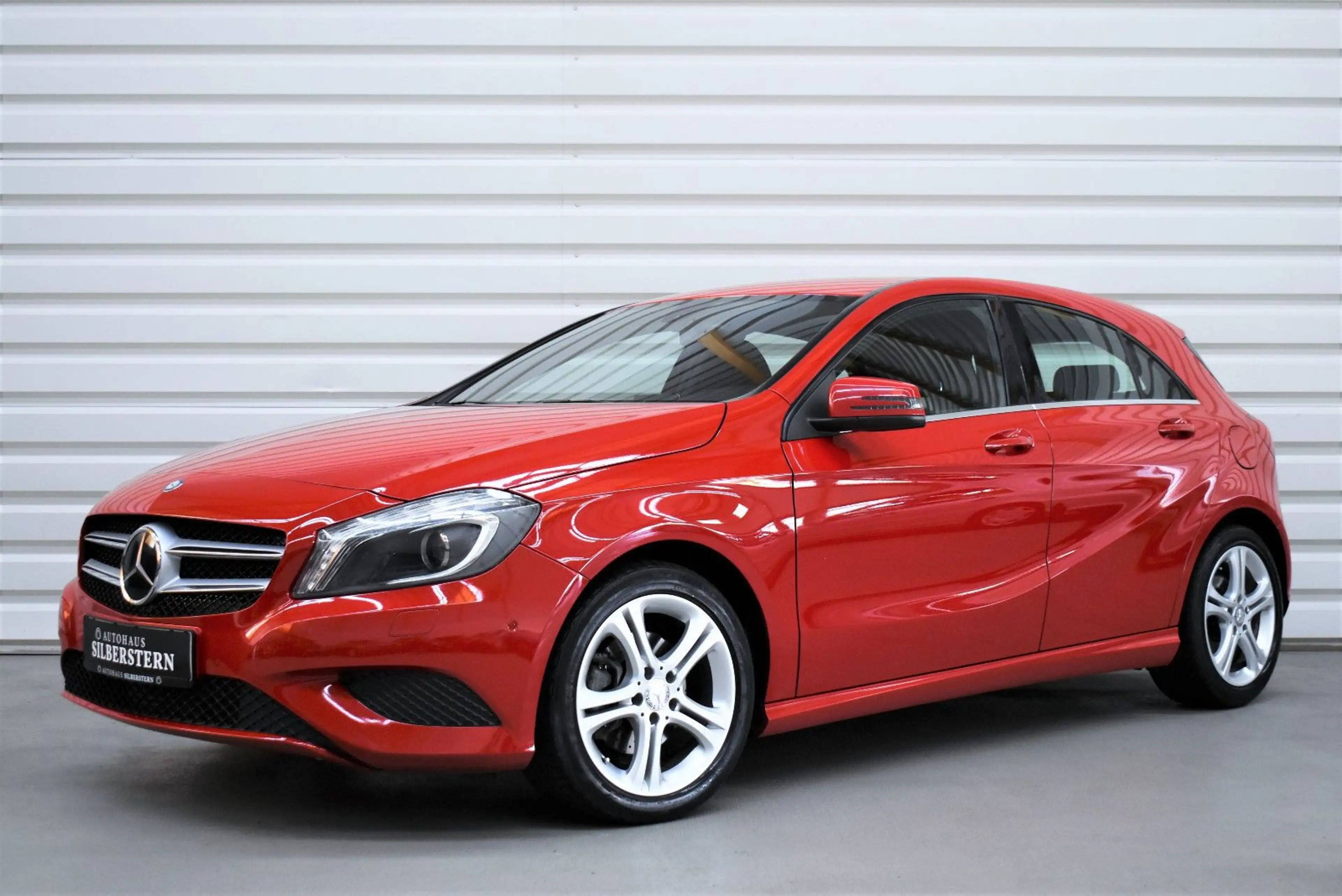 Mercedes-Benz A 180 BlueEfficiency+Automatik+Navi+Kamera — photo 3