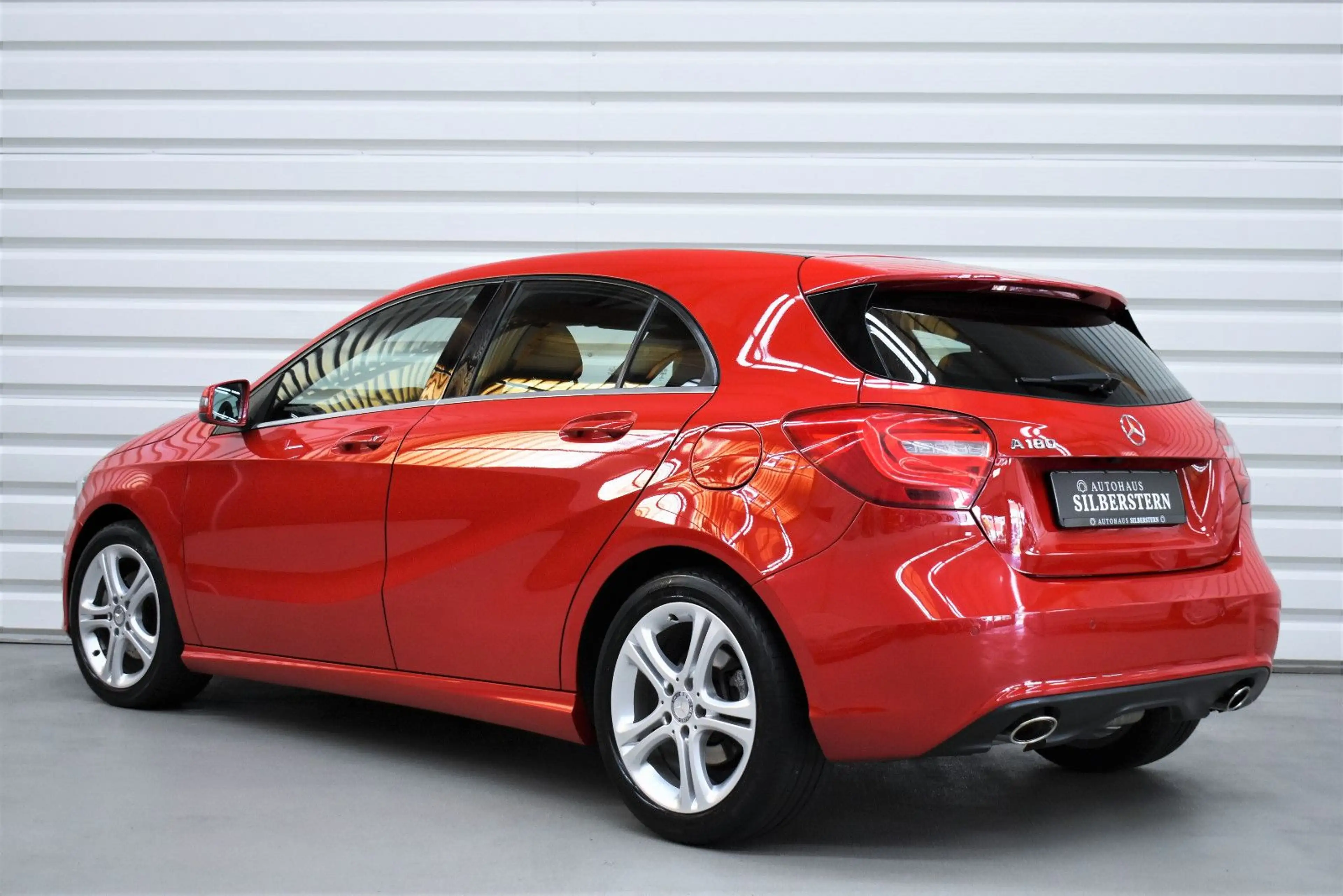 Mercedes-Benz A 180 BlueEfficiency+Automatik+Navi+Kamera — photo 2