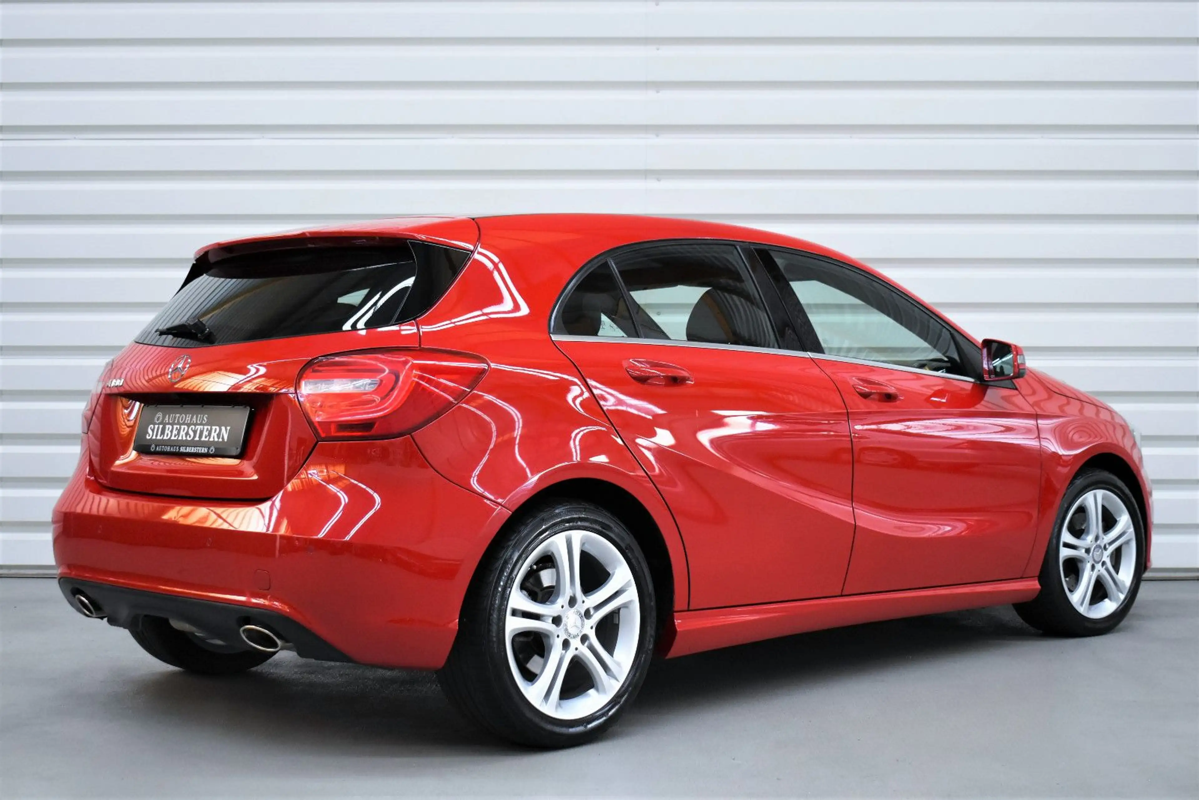 Mercedes-Benz A 180 BlueEfficiency+Automatik+Navi+Kamera — photo 4