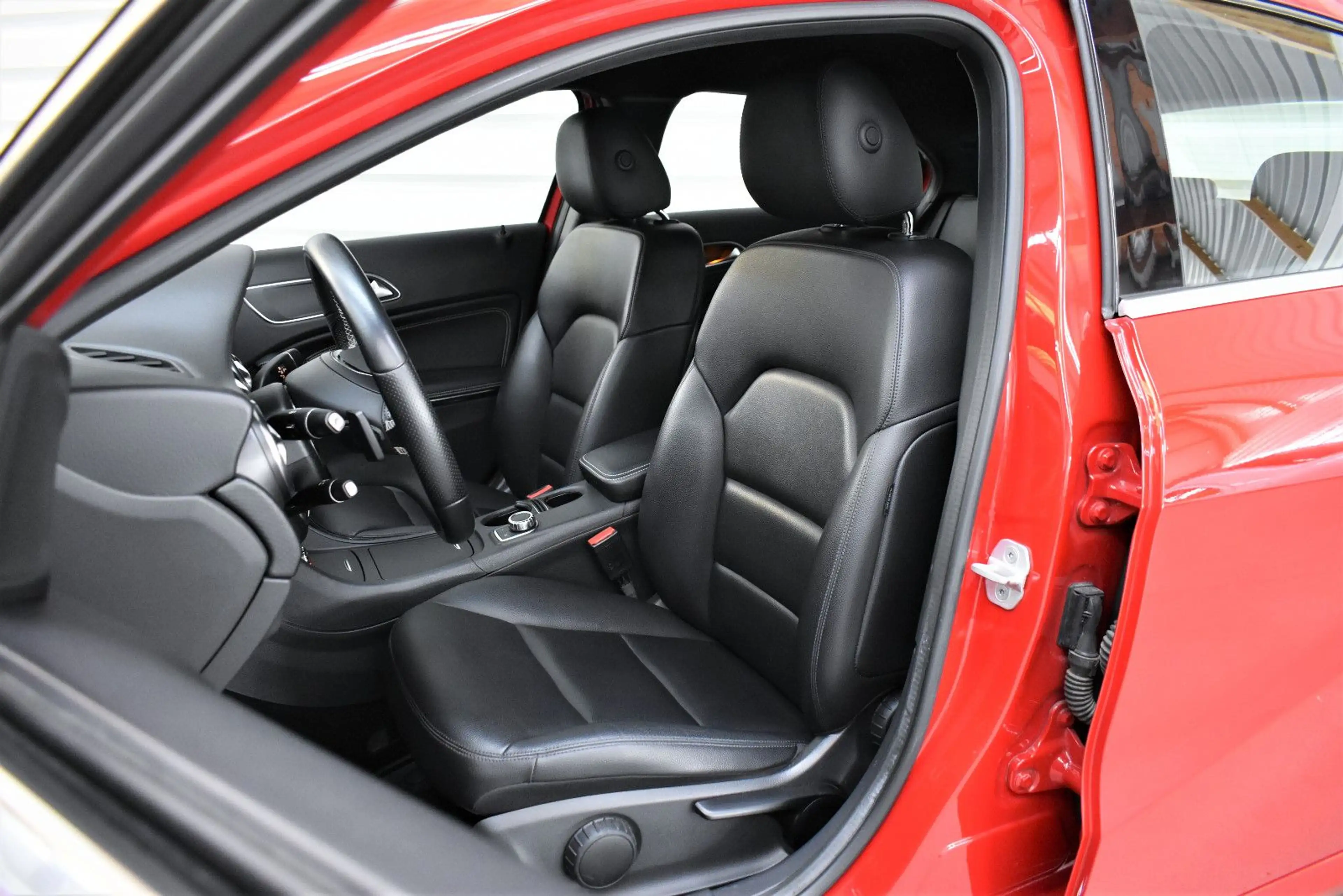 Mercedes-Benz A 180 BlueEfficiency+Automatik+Navi+Kamera — photo 8
