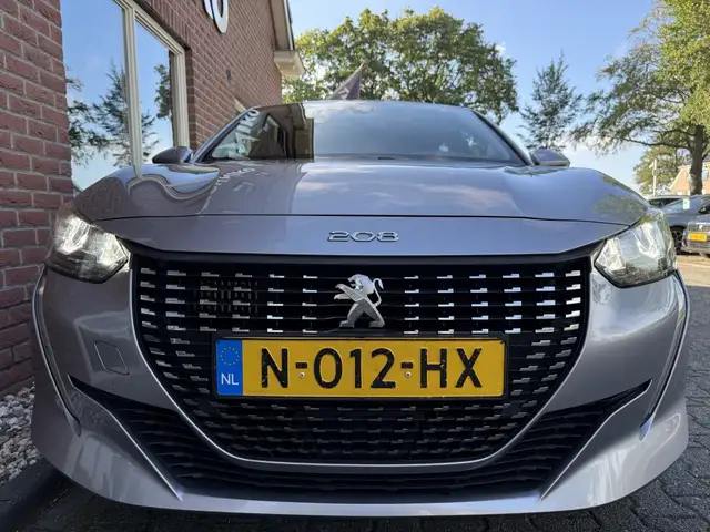 Peugeot 208 view 16