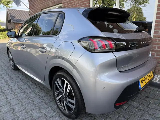 Peugeot 208 view 14