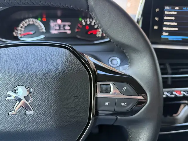 Peugeot 208 view 30