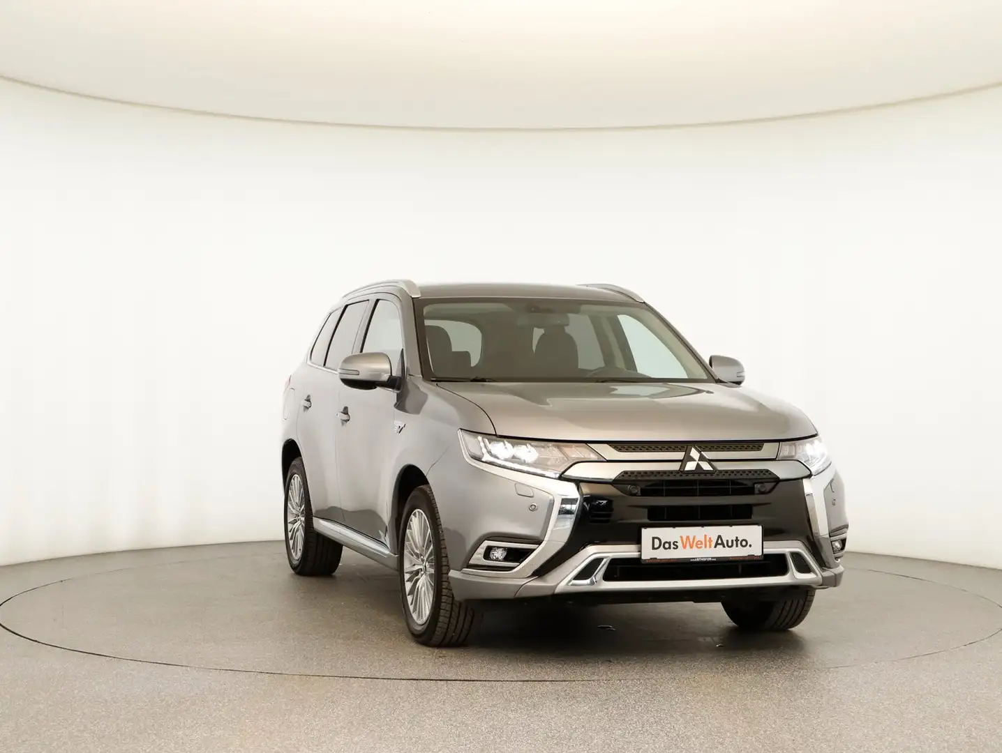 Mitsubishi Outlander PHEV Intense+ 4WD Grau - 2