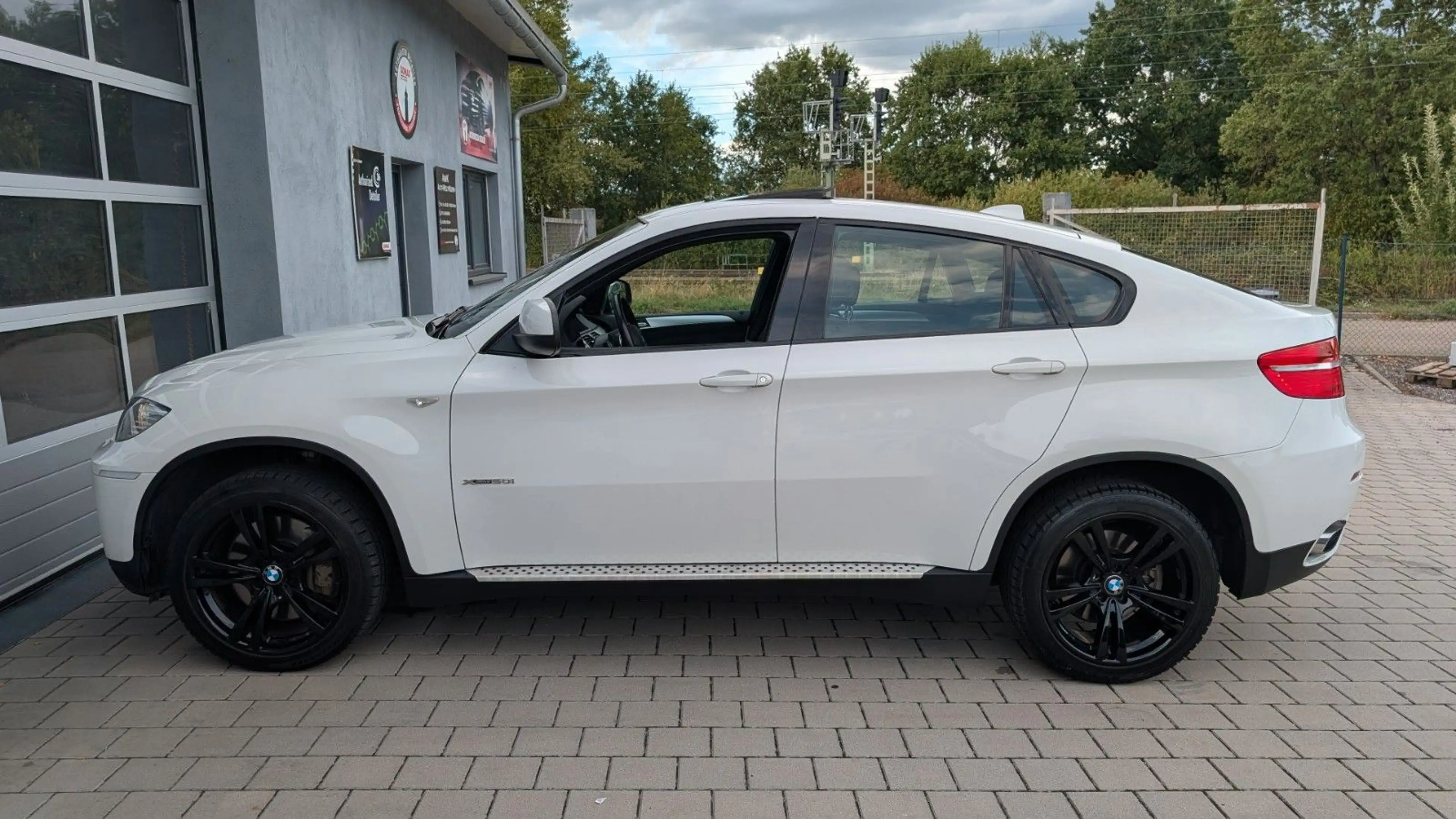 BMW X6 50i xDrive HUD ACC 360°-Kamera HiFi Prof. GSD — photo 11