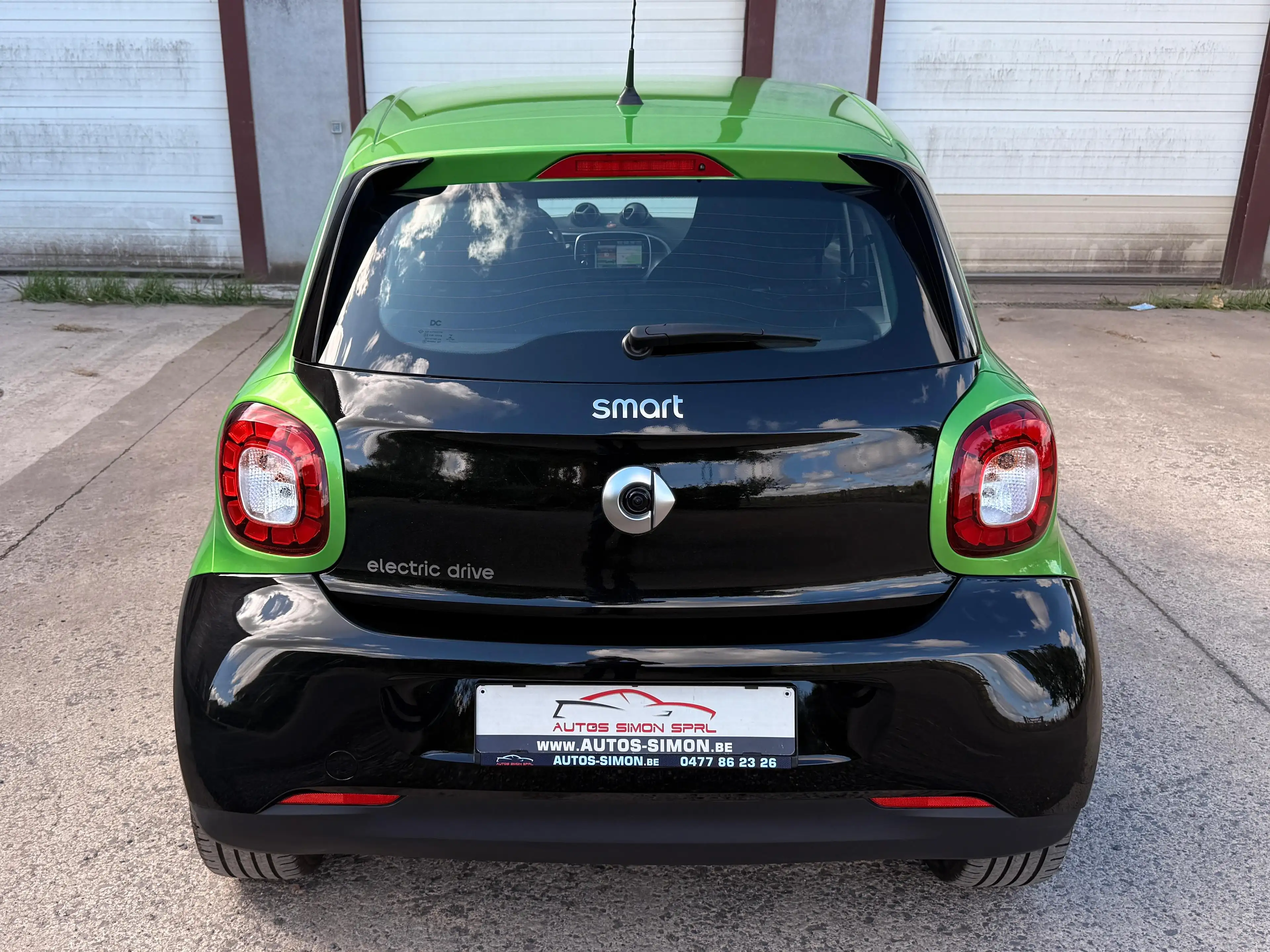 smart forFour Forfour 17.6 kWh Electric drive Passion, Navi, 1er Propriétaire — photo 4