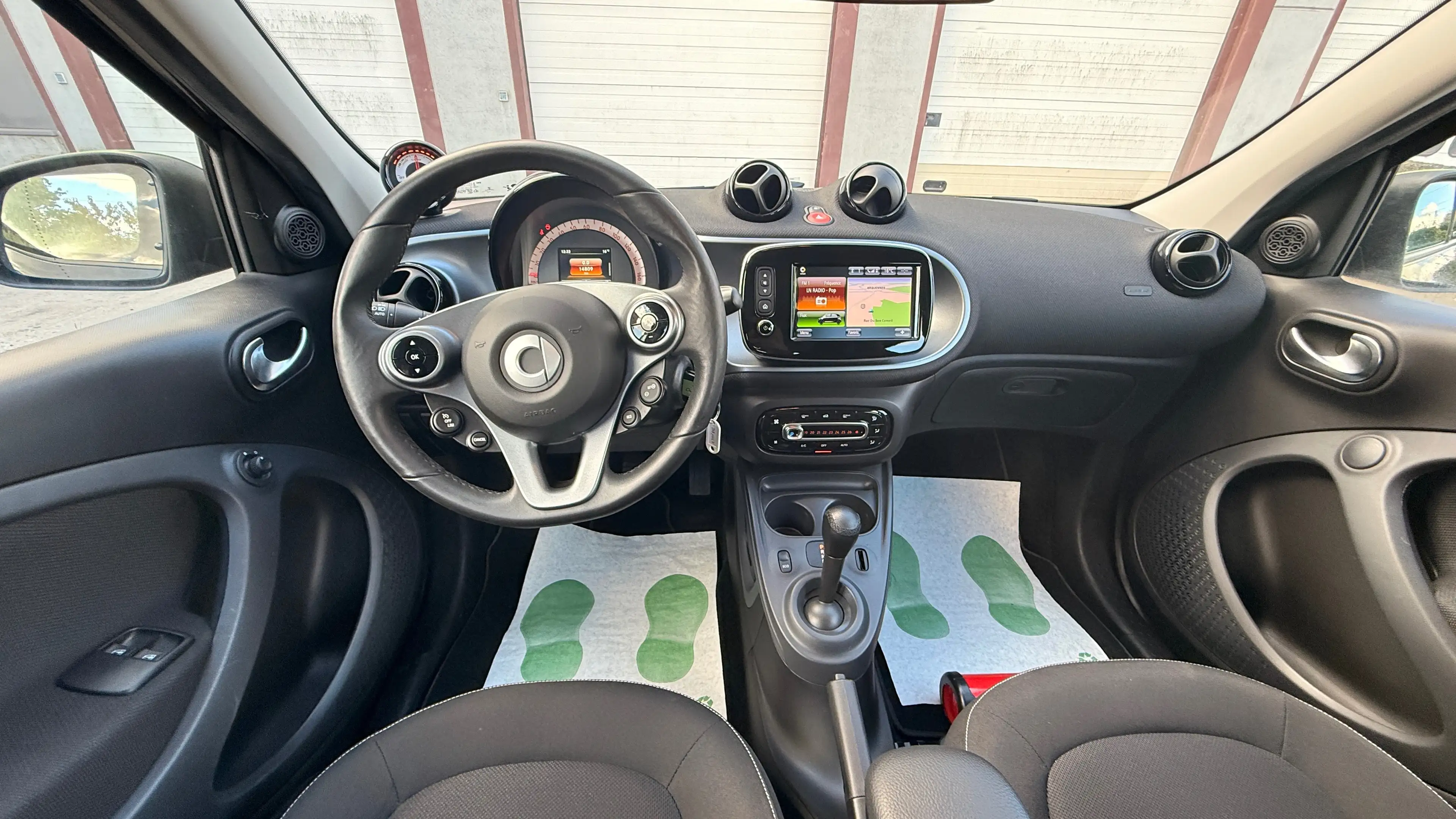 smart forFour Forfour 17.6 kWh Electric drive Passion, Navi, 1er Propriétaire — photo 9