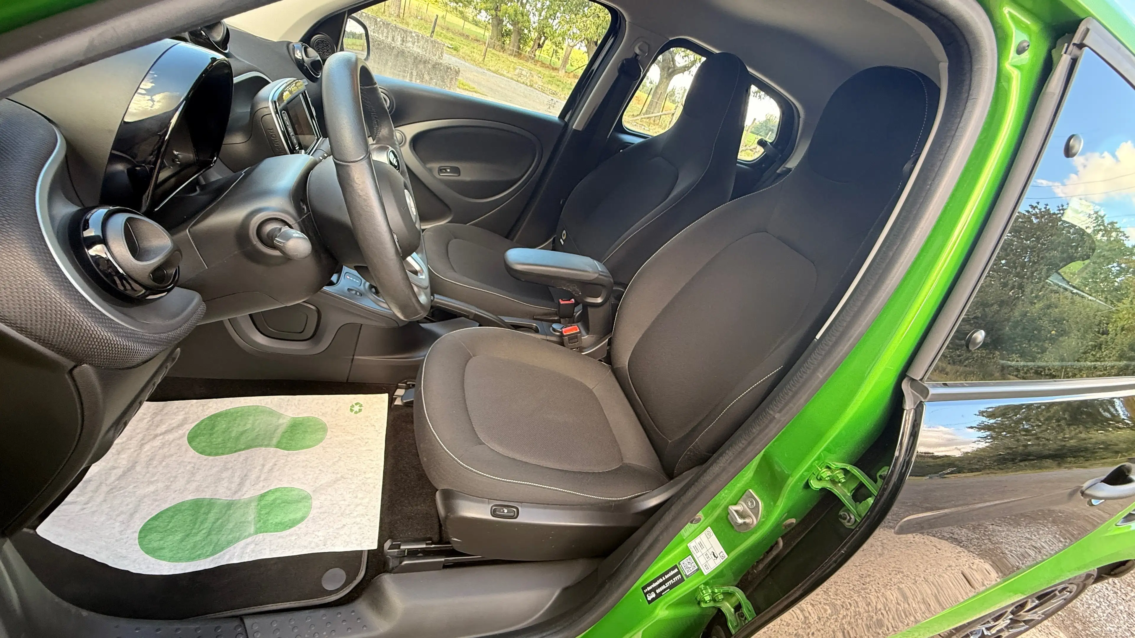 smart forFour Forfour 17.6 kWh Electric drive Passion, Navi, 1er Propriétaire — photo 13