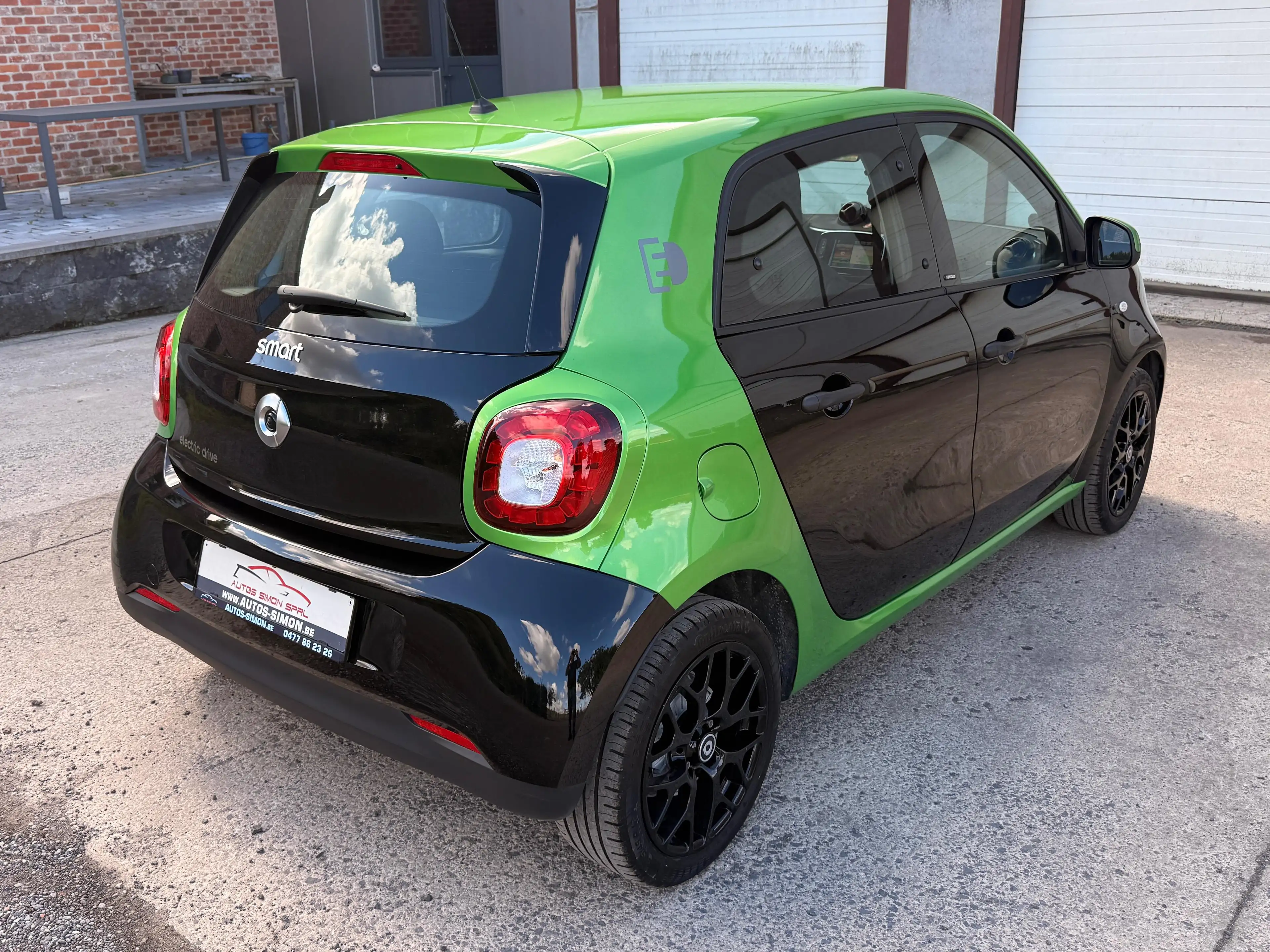 smart forFour Forfour 17.6 kWh Electric drive Passion, Navi, 1er Propriétaire — photo 5