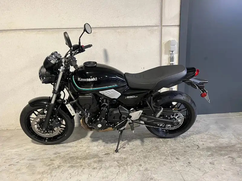 Kawasaki Z 650 RS - foto 8