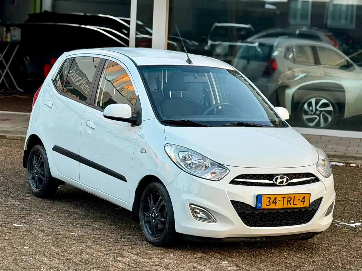 Hyundai i10 1.2 Plus|Airco|4 Nieuwe All Season banden|Airco|Be Weiß - 1