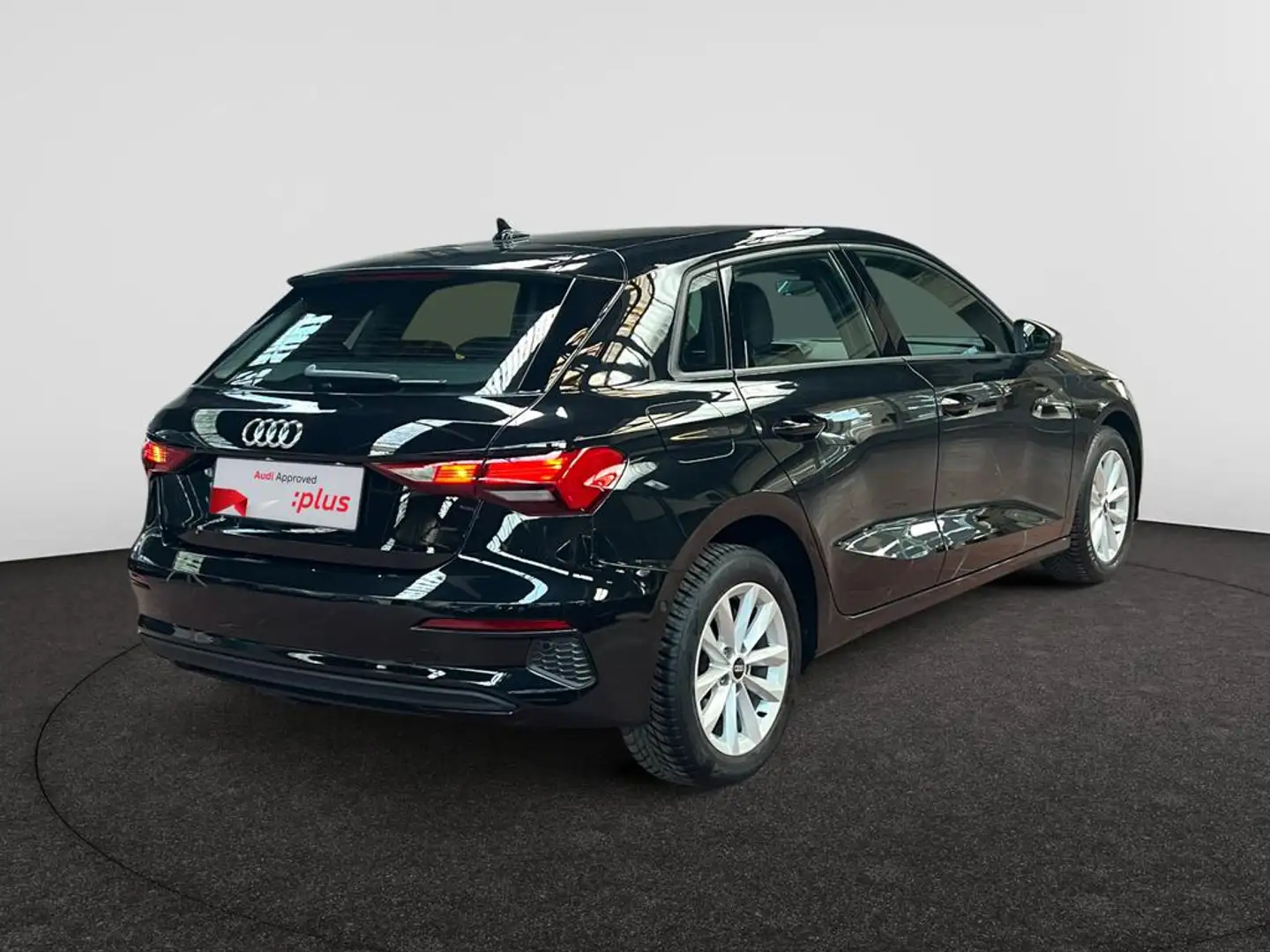Audi A3 Sportback Audi A3 Sportback Business Edition Attra Zwart - 2