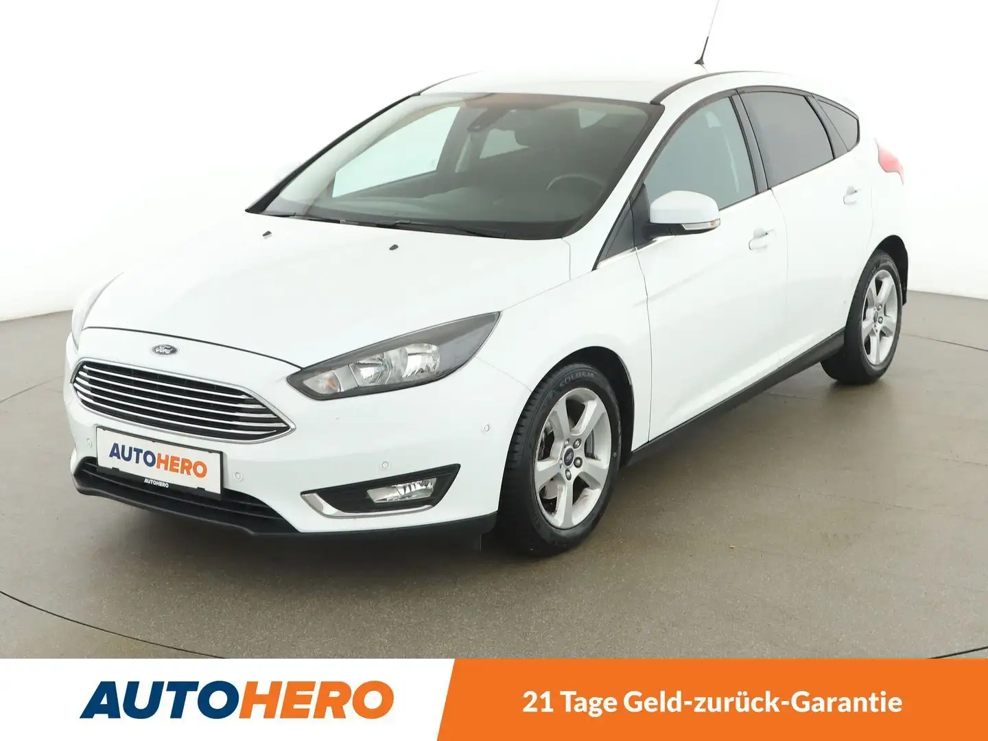 Ford Focus 1.0 EcoBoost Titanium *TEMPO*PDC*NAVI* Weiß - 1