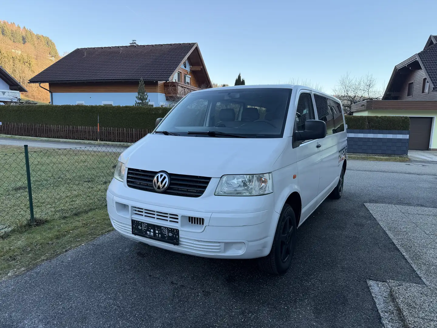 Volkswagen T5 Caravelle LR 1,9 TDI Weiß - 2