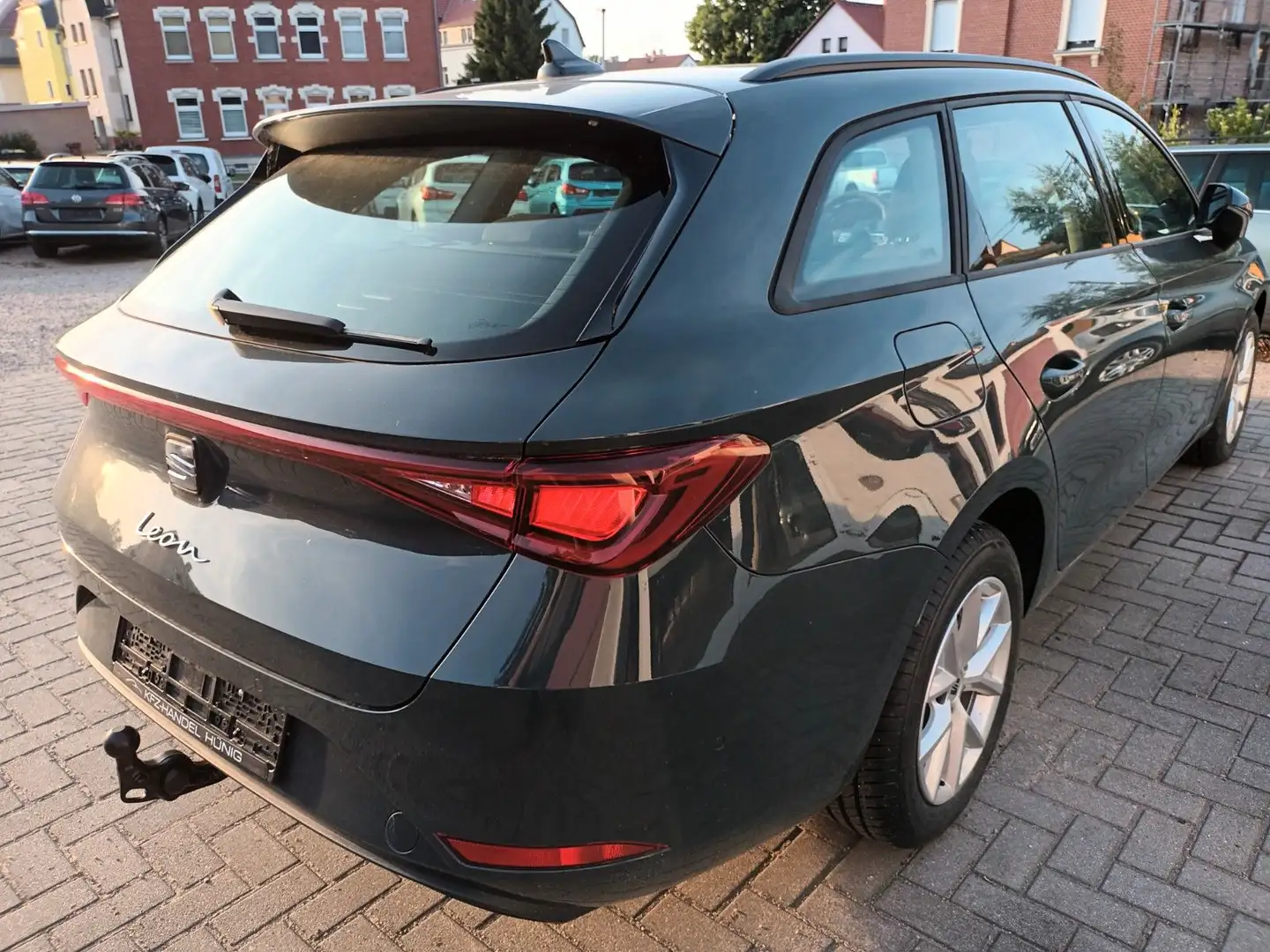 SEAT Leon LEON SPORTSTOURER 1.5 TSI-DSG+LED+AHK+ACC+KAMERA Bleu - 2