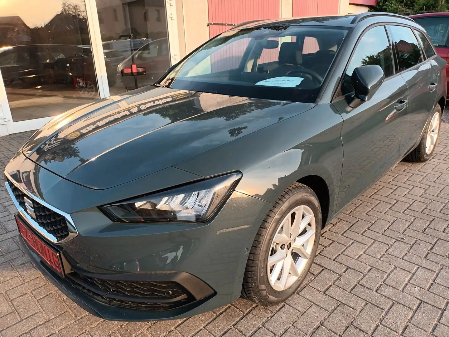 SEAT Leon LEON SPORTSTOURER 1.5 TSI-DSG+LED+AHK+ACC+KAMERA Bleu - 1