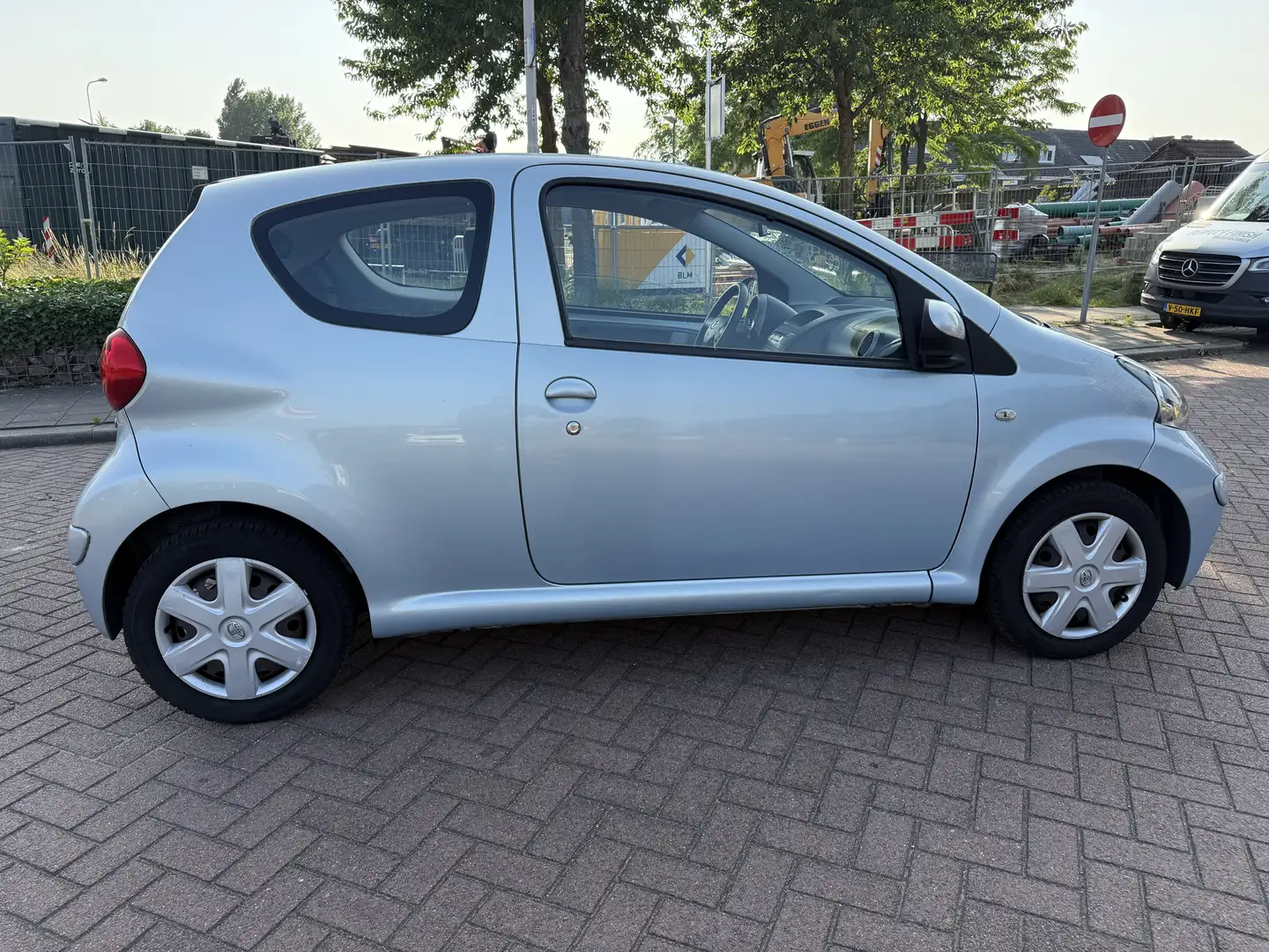 Toyota Aygo 1.0-12V 3 deurs Airco Elec Pakket Apk 07/2026 Bleu - 2
