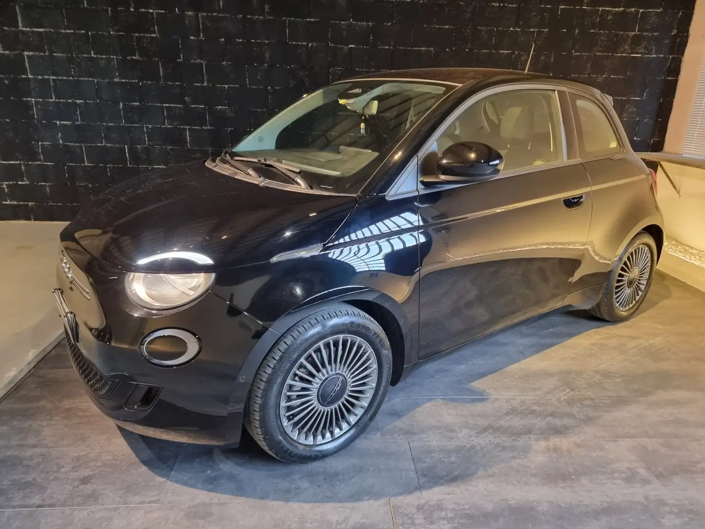 Fiat 500e 500e  42 kWh Icon + Nero - 2