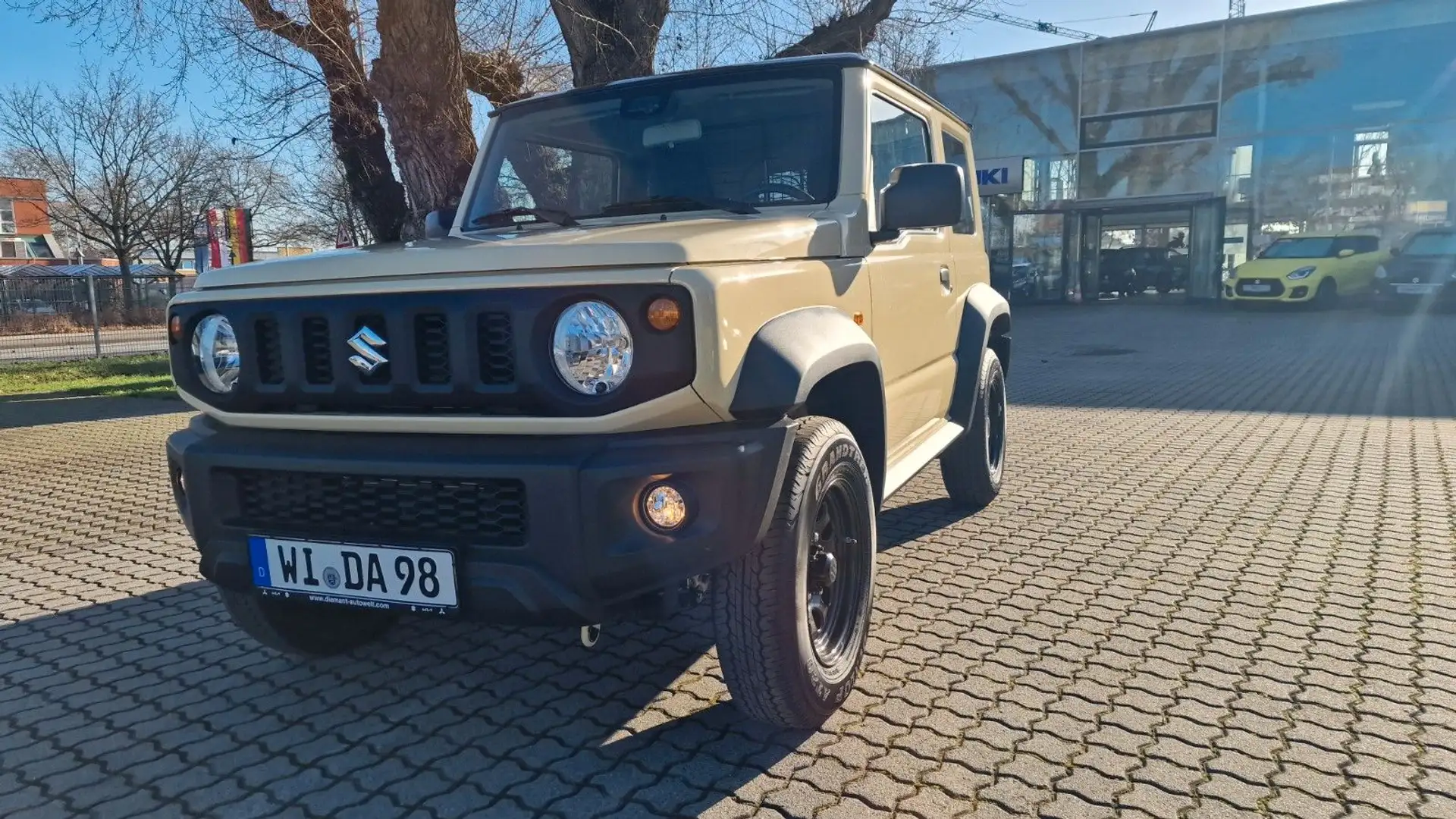 Suzuki Jimny 1,5 Comfort (NFZ)+getönte Scheiben Beige - 2