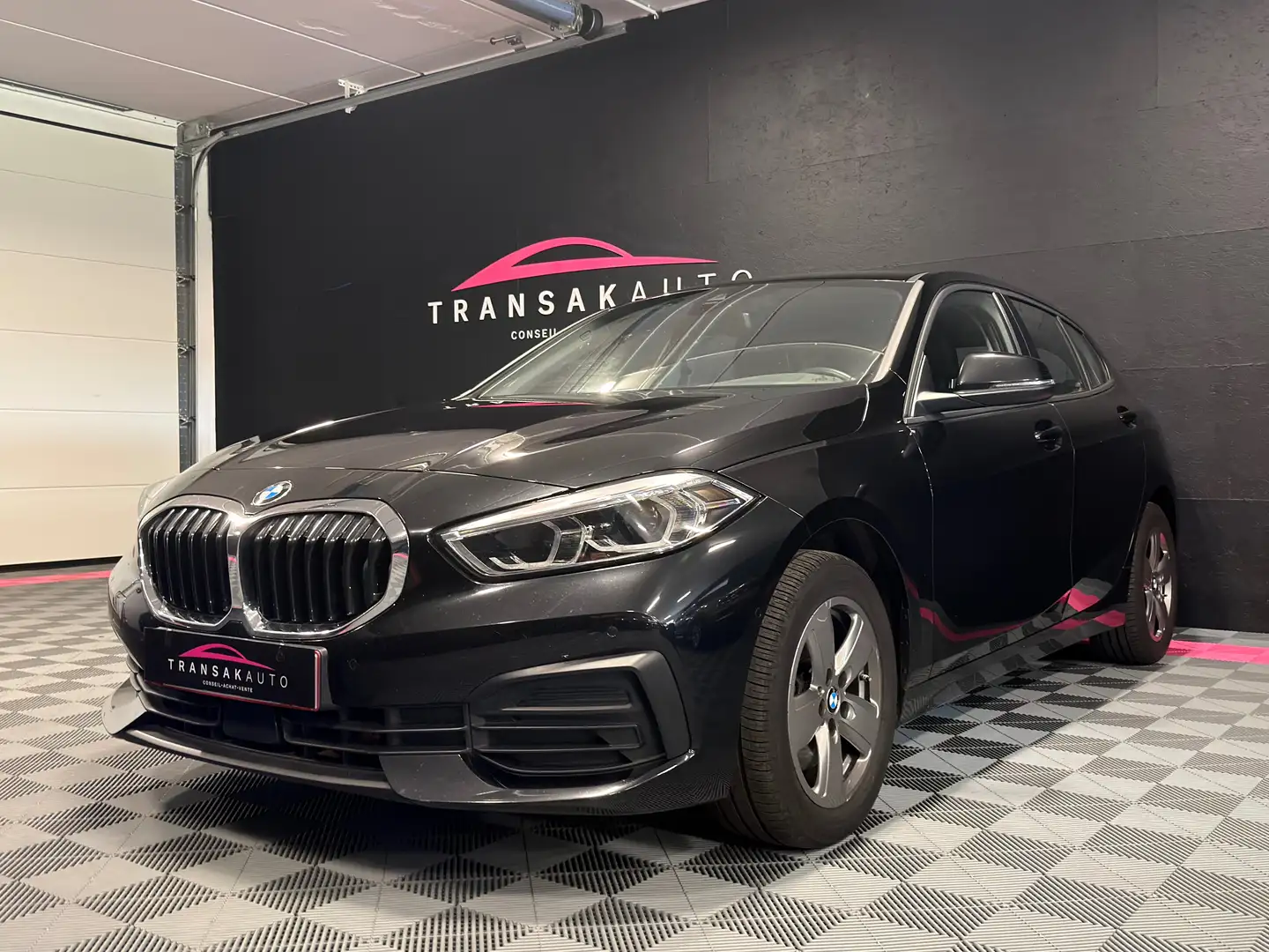 BMW 116 dA **CARPLAY-SIEGES SPORT-CAMERA-LED** Noir - 2