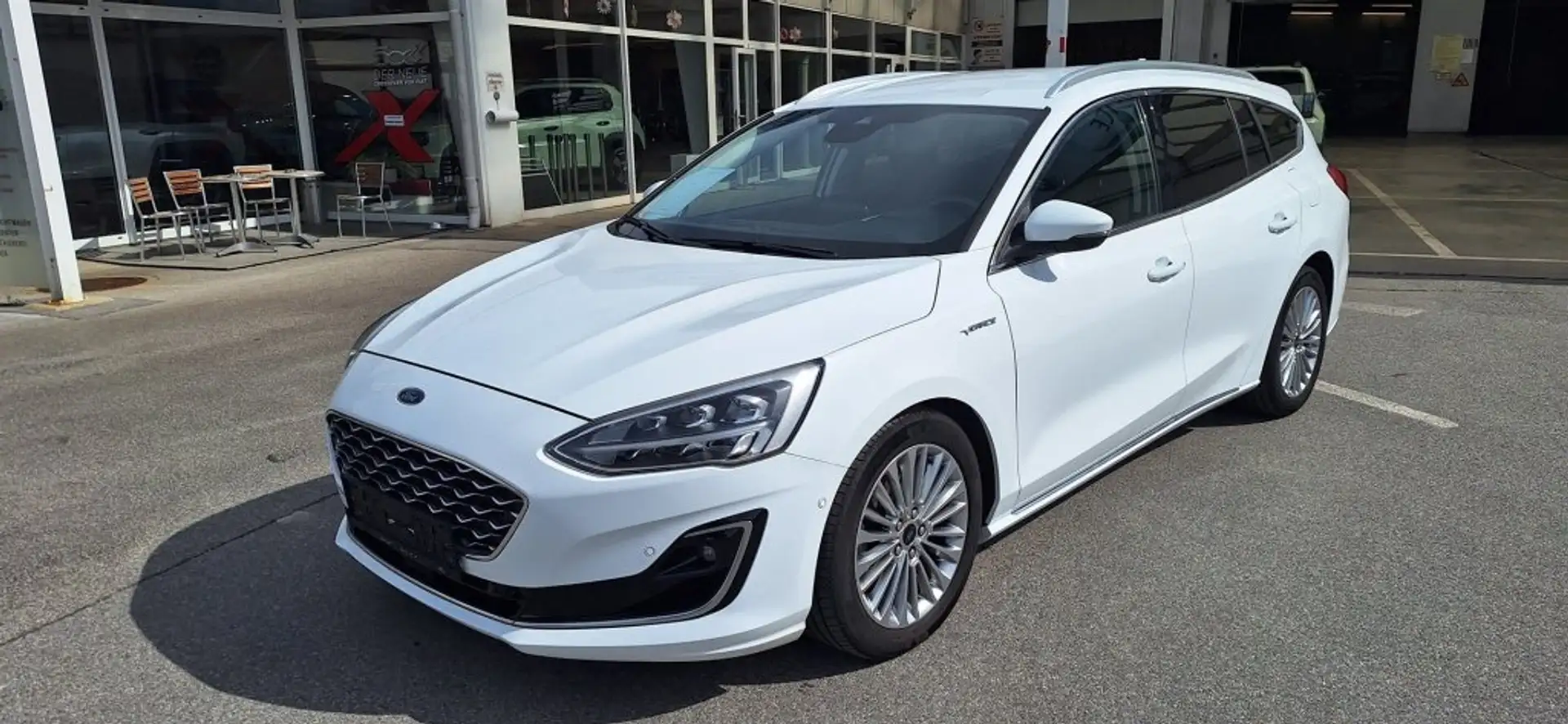 Ford Focus Traveller Vignale 2,0 Eco Blue Weiß - 1