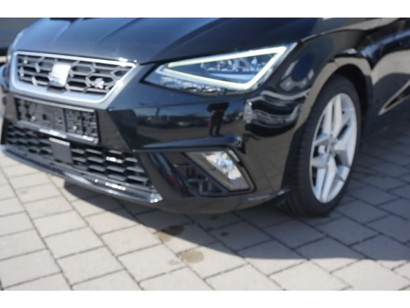 SEAT Ibiza 1.5 TSI EVO S&S FR Navi LED ACC DAB SHZ PDC Fekete - 2