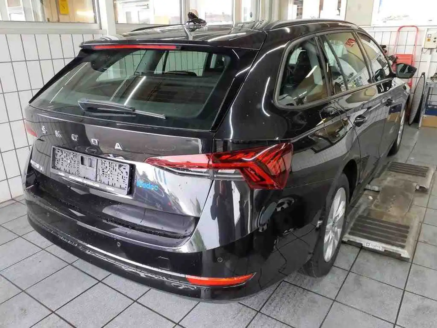 Skoda Octavia Combi Ambition 2.0 TDI 110kW*DSG*NAVI*AH Noir - 2