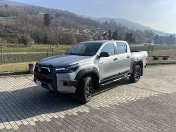 2.8 d double cab Invincible 4wd auto