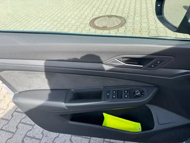 Volkswagen Golf view 16