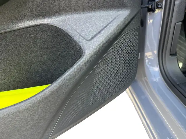 Volkswagen Golf view 11